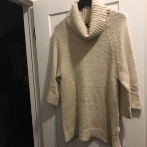 Tunic length 3/4 sleeve light knit